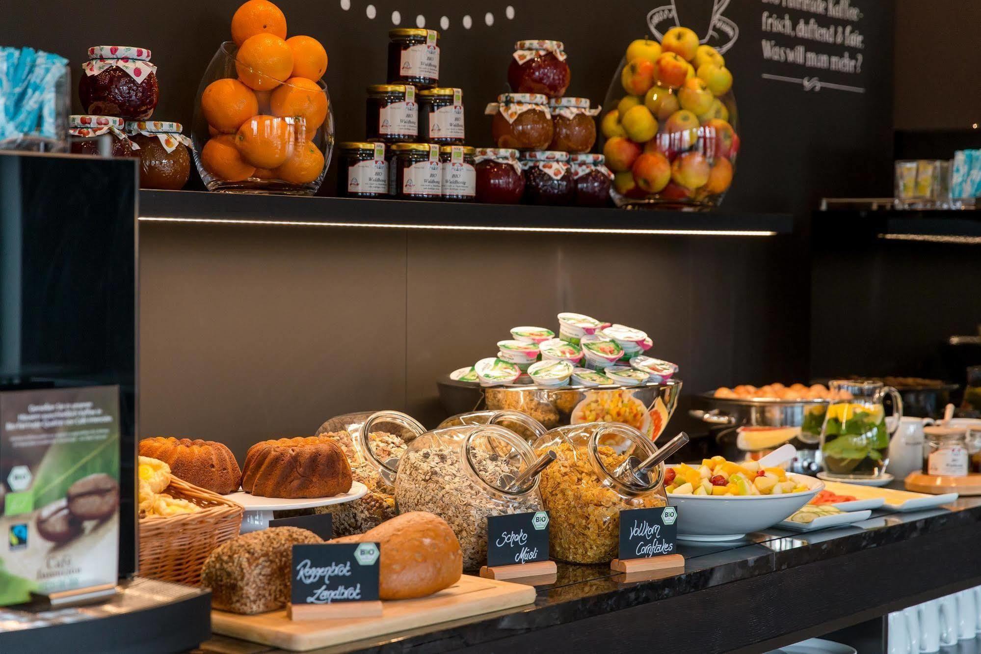 Motel One Hamburg Am Michel Екстер'єр фото